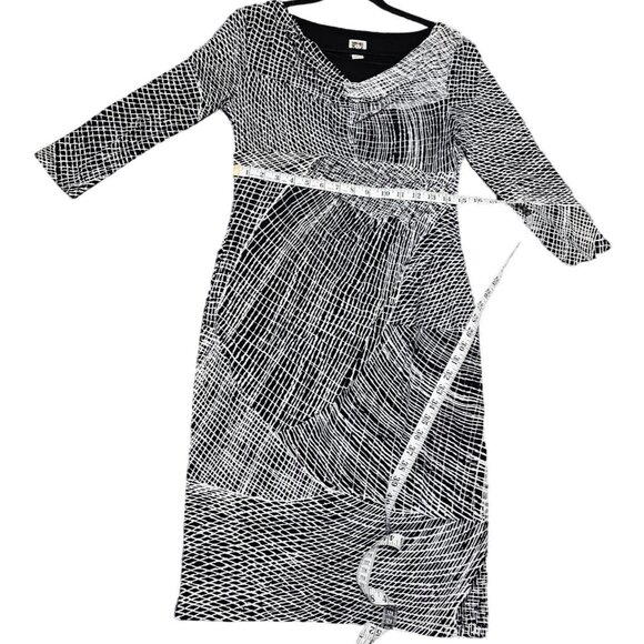 Anne Klein Size 6 Black & White Abstract Print Sheath Dress With Draped Neckline - Picture 4 of 8